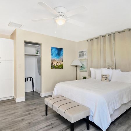 Latitude 26 Waterfront Boutique Resort - Fort Myers Beach Exterior foto