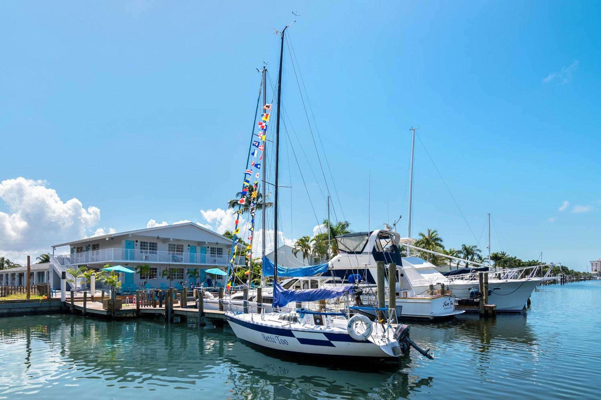 Latitude 26 Waterfront Boutique Resort - Fort Myers Beach Exterior foto